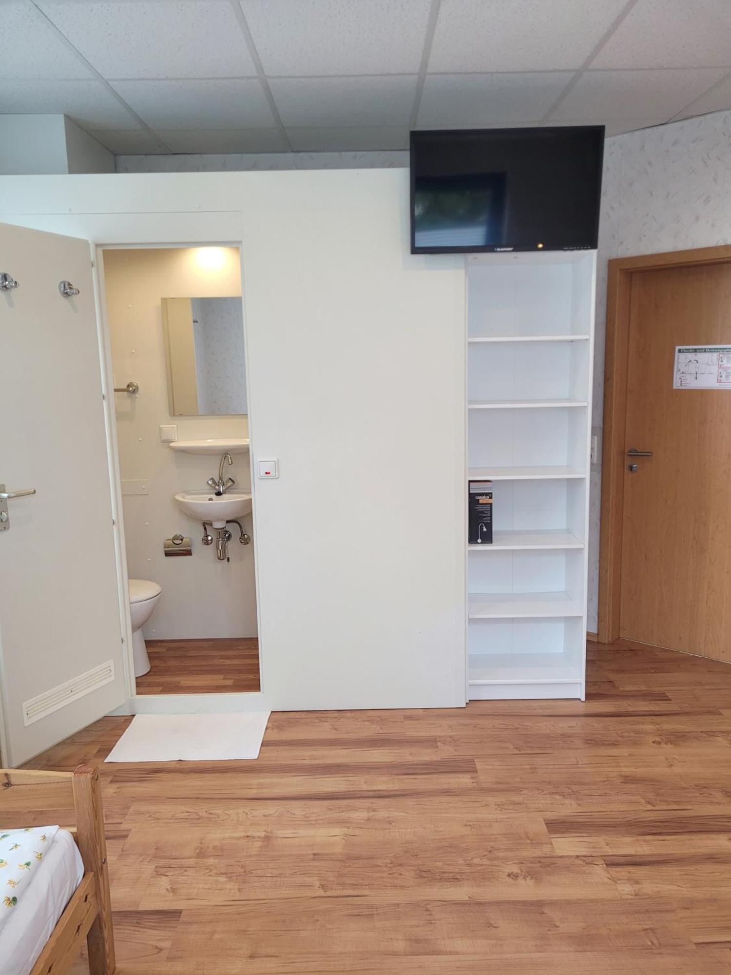 Homestay Gaestehaus Kristall *